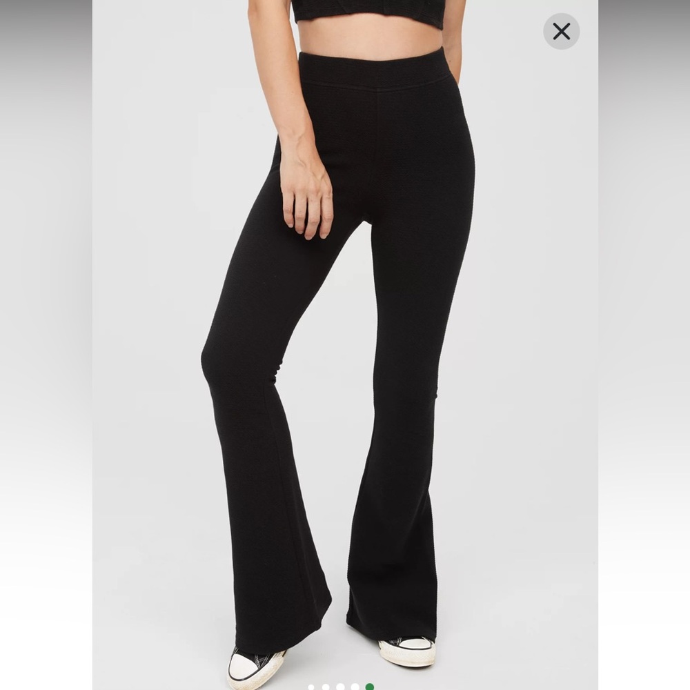 OFFLINE By Aerie PartyFavor High Waisted Flare Legging with Back Pockets!